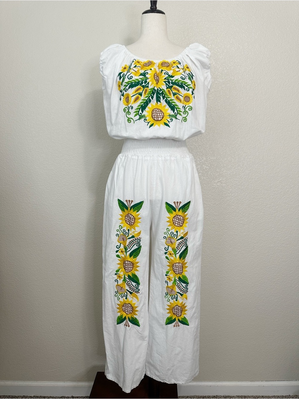 Textiles Embroidered Sunflower Boho Smocked Waist Wide Leg Jumpsuit, Sz Large